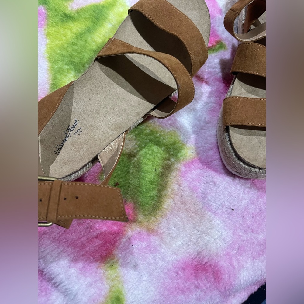 Universal Thread Platform Sandals - Picture 4 of 6